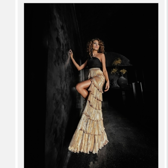 Mac Duggal Tiered One Shoulder Thigh High Slit Dress - Picture 5 of 6